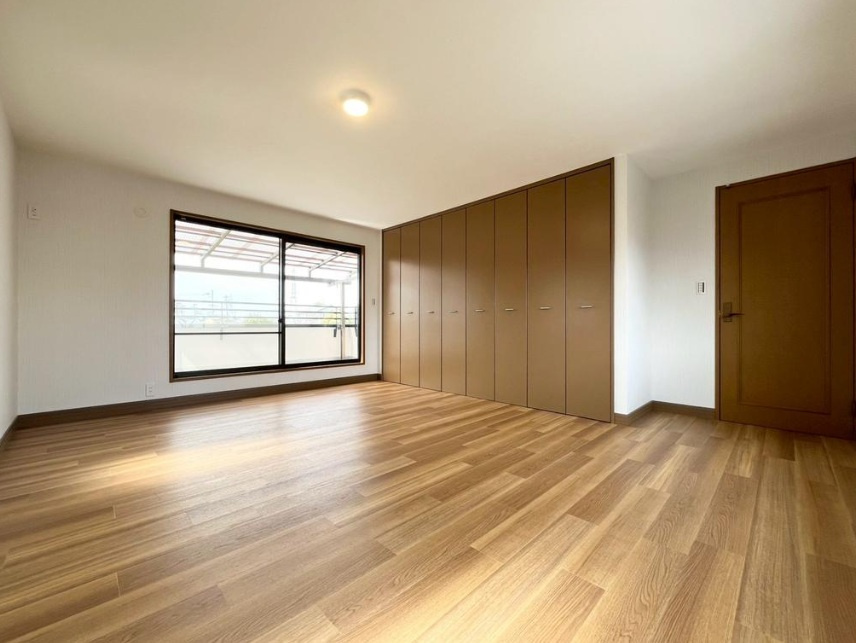 三島江2丁目の洋室|5つの居室で使い方いろいろ。子ども部屋や在宅ワークスペースなど、将来まで見据えた暮らしの選択肢が広がります