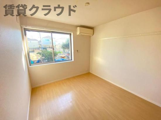 ヴェルジュドゥソレイユの洋室|使い勝手のいい洋室です