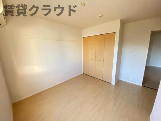 ヴェルジュドゥソレイユの寝室|開放的な寝室です