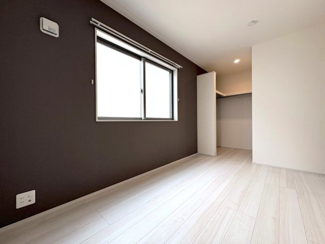 リーブルファイン　岐阜市西川手　全4区画分譲の寝室|すべての居室にはたっぷり収納できる大型のクローゼット、各室に２４時間換気システムを設置しています。
排気ファンから低風量で24時間強制排気し、家の中の空気をいつも新鮮に保ちます。
