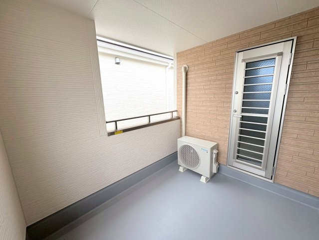 リーブルファイン　岐阜市西川手　全4区画分譲のバルコニー|インナーバルコニーで雨の日のお洗濯も安心です！