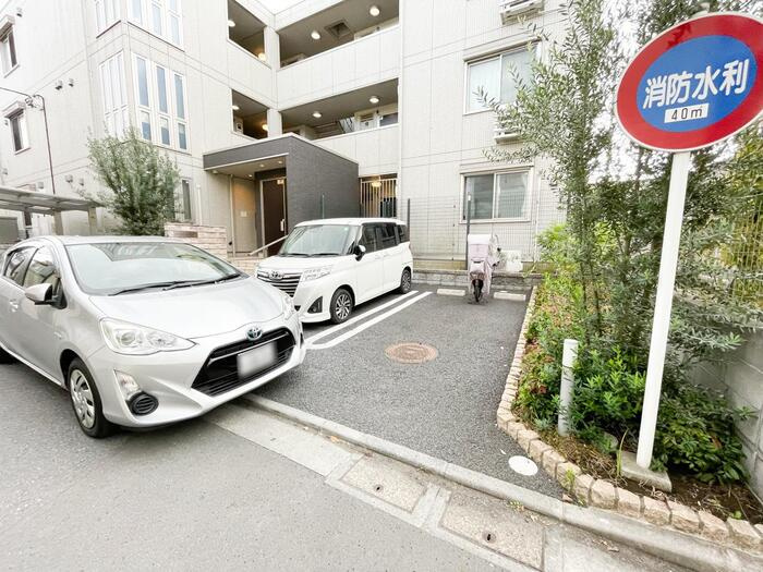 ル・ブラン立花の駐車場