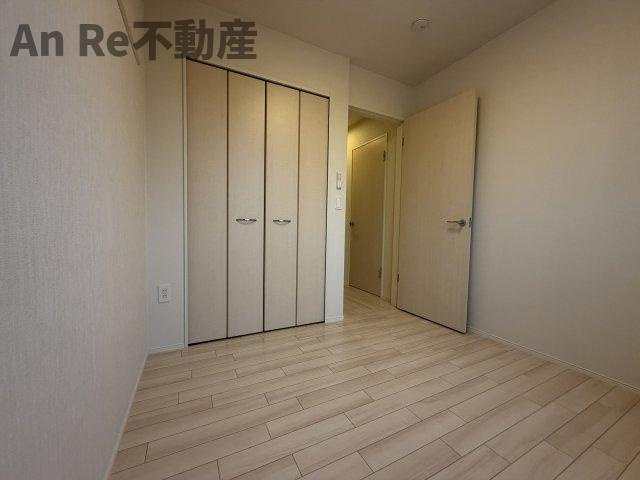 川口市大字安行領根岸のアパートの洋室
