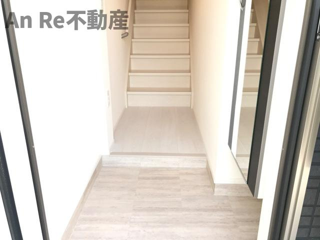 川口市大字安行領根岸のアパートの玄関