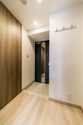 【玄関】 | ムニレジデンス上野 | ※写真は同タイプ住戸です。