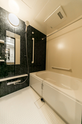 【浴室】 | ムニレジデンス上野 | ※写真は同タイプ住戸です。