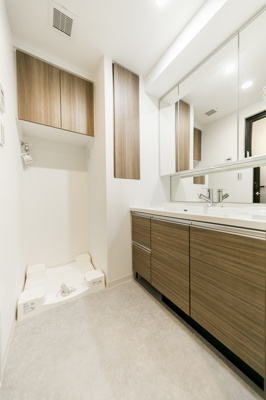 【洗面所】 | ムニレジデンス上野 | ※写真は同タイプ住戸です。