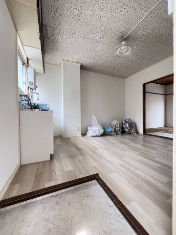 コーポ707の玄関