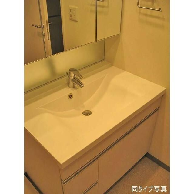コンフォリア東池袋ＷＥＳＴの洗面所