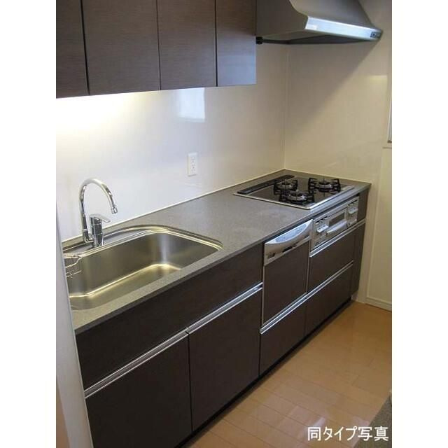 コンフォリア東池袋ＷＥＳＴのキッチン