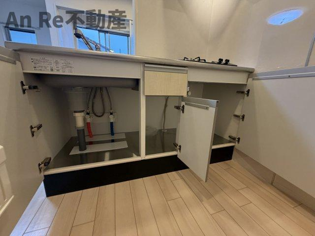 川口市大字安行領根岸のアパートの収納