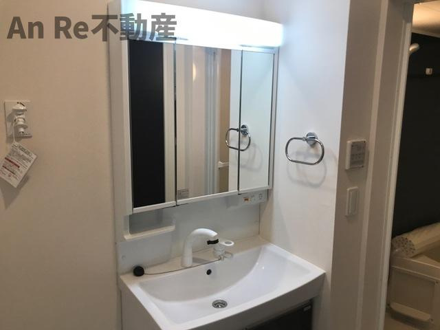 川口市大字安行領根岸のアパートの洗面所