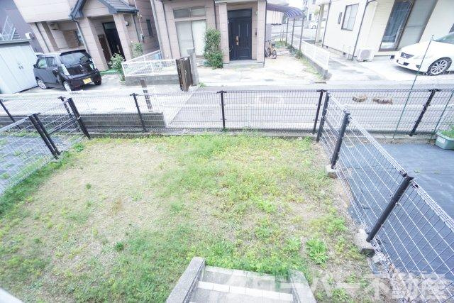 アクシス・エムの庭