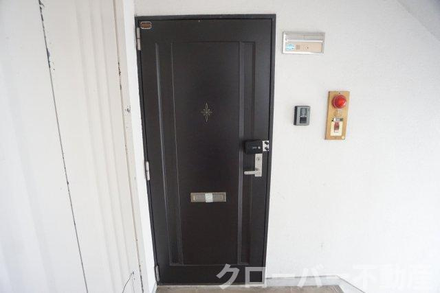 アクシス・エムの玄関