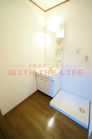 セカンドキャビン【キャッシュバック対象物件】の洗面所|明るい洗面所です