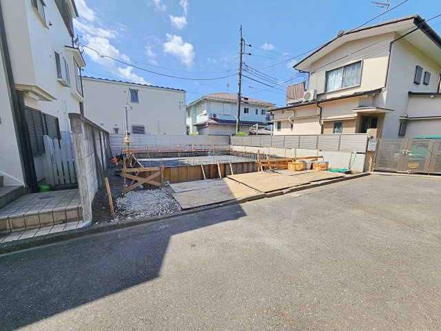 練馬区石神井台1丁目 限定1棟の外観|間口の広い整形地に誕生します
両面通路に面する陽当たり、通風良好な心地よい立地
是非、現地にて陽当たりや周辺環境等をご確認ください