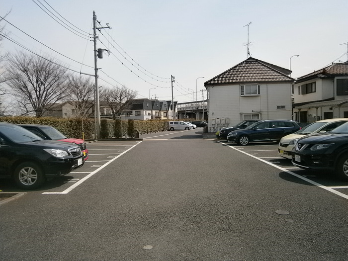レセンテスパシオ　Aの駐車場