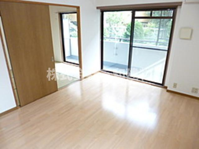 エディフィシオ成増の居間・リビング|同間取り別室の参考写真です