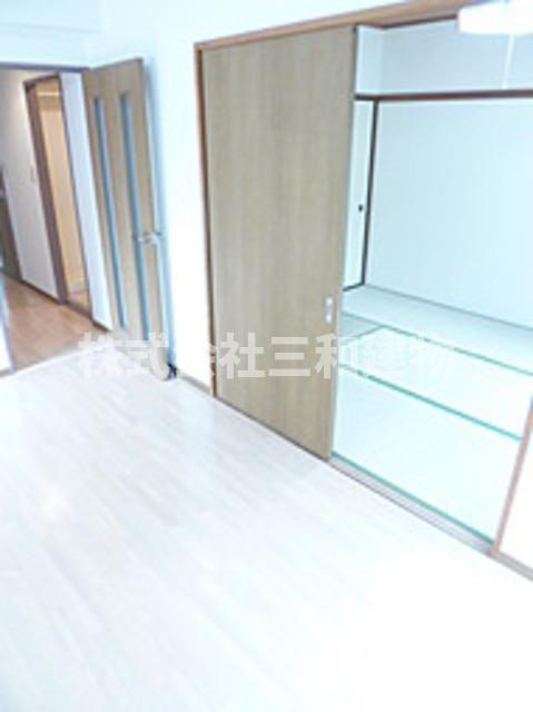 エディフィシオ成増の居間・リビング|同タイプ別号（反転）参考写真