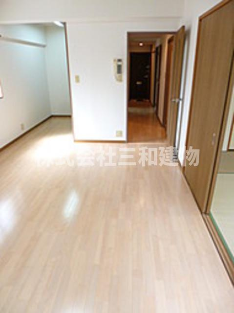 エディフィシオ成増の居間・リビング|同間取り別室の参考写真です