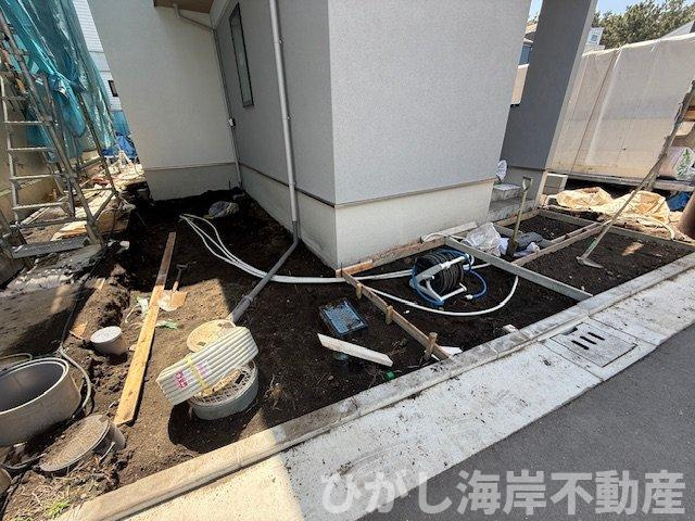 茅ケ崎市柳島海岸　新築戸建　全19区画の駐車場|4月11日撮影　工事中　駐車スペース