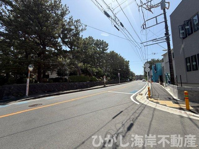 茅ケ崎市柳島海岸　新築戸建　全19区画の前面道路含む現地写真|4月11日撮影　建築中　現地外観