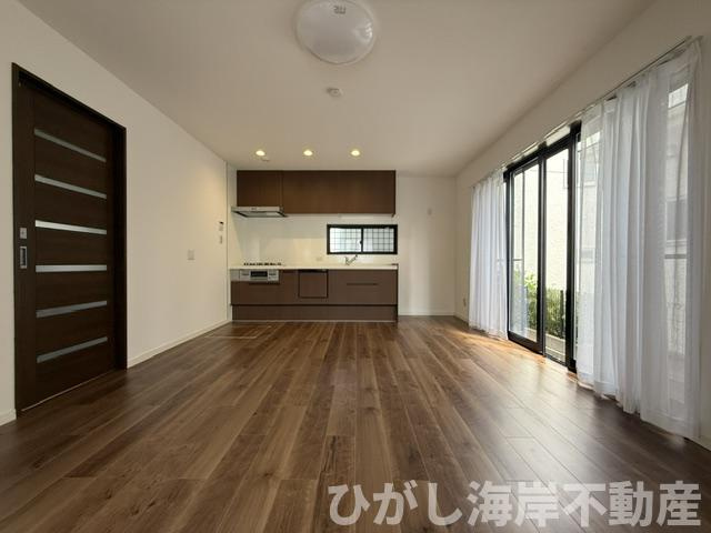 茅ヶ崎市香川4丁目　中古戸建のダイニング|新規リフォーム完了！　12.5帖　LDK