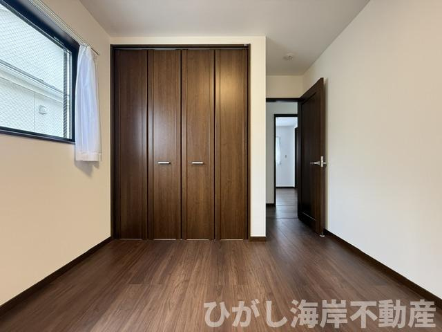 茅ヶ崎市香川4丁目　中古戸建の寝室|新規リフォーム完了！　5帖　洋室