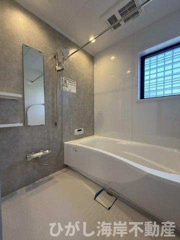 茅ヶ崎市香川4丁目　中古戸建の浴室|新規リフォーム完了！　浴室乾燥機付きユニットバス