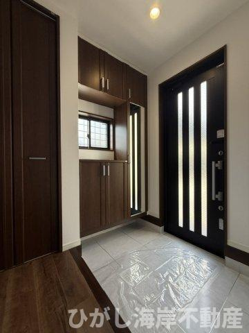 茅ヶ崎市香川4丁目　中古戸建の玄関|新規リフォーム完了！　玄関