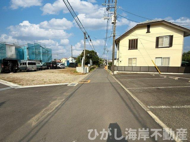 大磯町国府新宿　新築戸建　全５棟の前面道路含む現地写真|7月25日撮影　建築中　現地外観