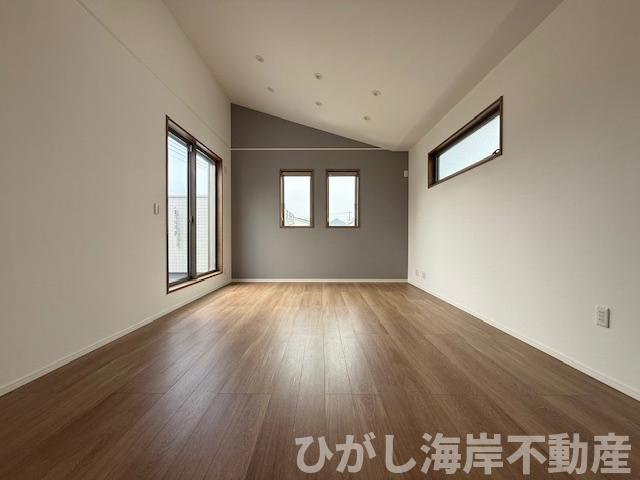 平塚市菫平　新築戸建　の居間・リビング|17.8帖　LDK