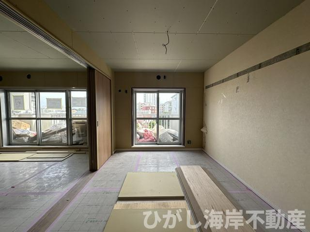 辻堂駅前ハイツ２号棟の洋室|6月8日撮影　新規リフォーム中　6.1帖　洋室