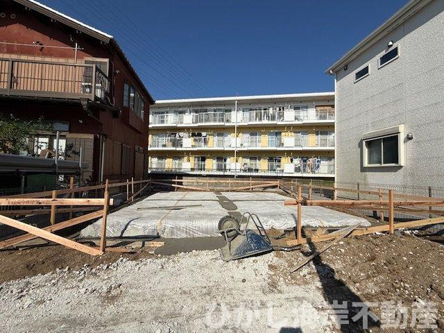 茅ケ崎市甘沼　新築戸建の外観|4月16日撮影　建築中　現地外観