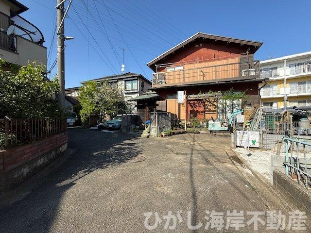 茅ケ崎市甘沼　新築戸建の前面道路含む現地写真|4月16日撮影　建築中　現地外観