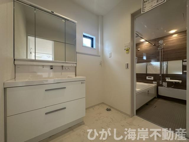 藤沢市辻堂太平台１丁目　新築戸建の脱衣所|脱衣スペース