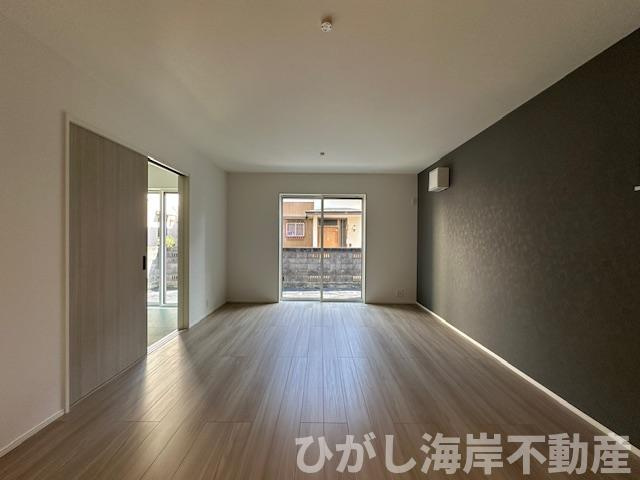 平塚市山下1丁目　　新築戸建　　全2棟の居間・リビング|15帖　LDK