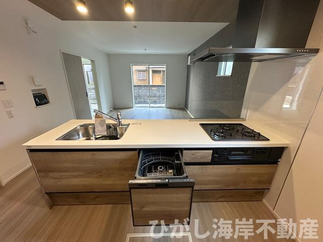 平塚市山下1丁目　　新築戸建　　全2棟のキッチン|食洗器付きシステムキッチン
