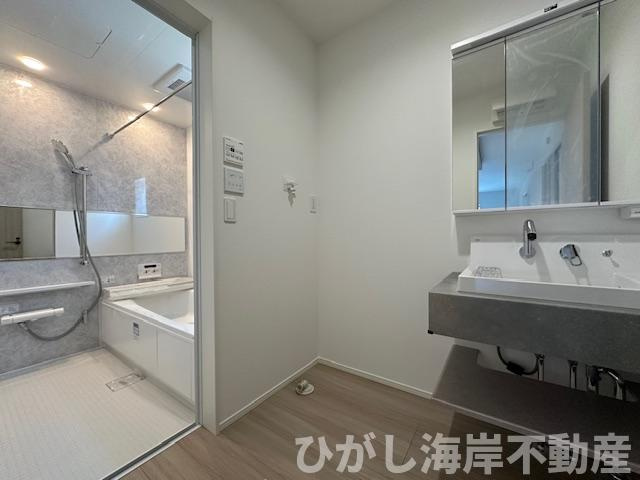 平塚市山下1丁目　　新築戸建　　全2棟の脱衣所|脱衣スペース