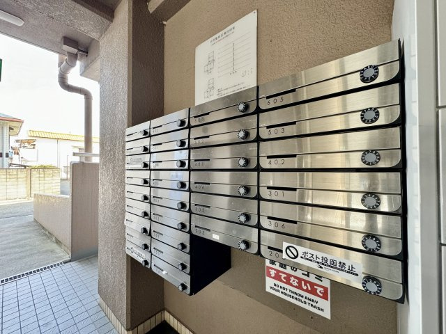 メゾンセレナのエントランス