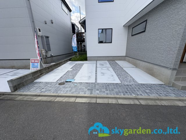 高座郡寒川町小谷１丁目Ⅱ　新築戸建　全４棟C棟の駐車場|車種により並列２台駐車可