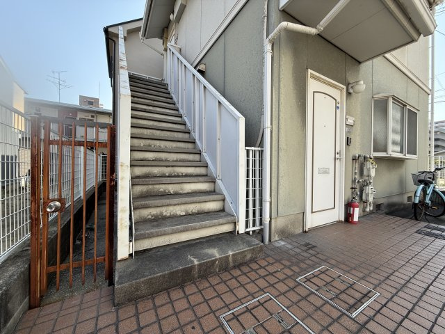 YNハイツのエントランス