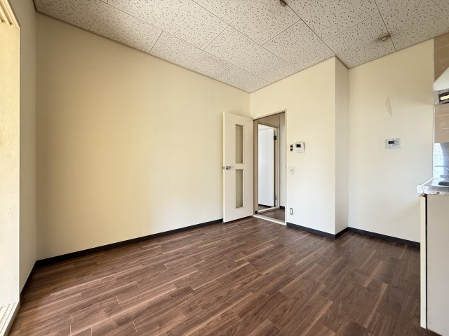 YNハイツの居間・リビング