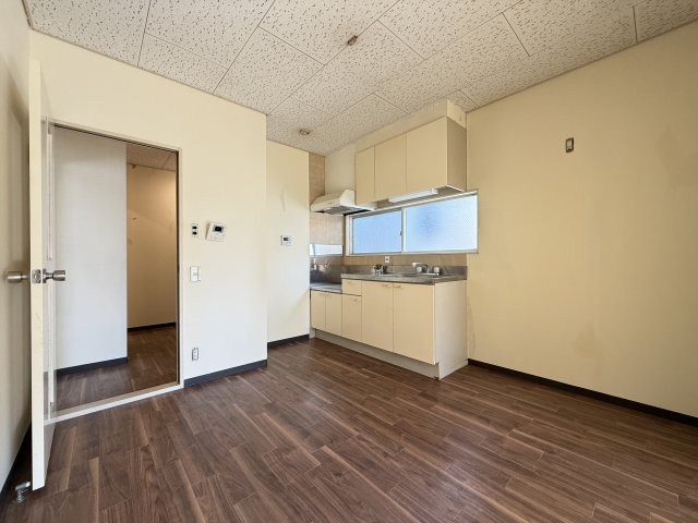 YNハイツの居間・リビング