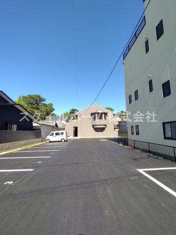セザンヌ南栄の駐車場