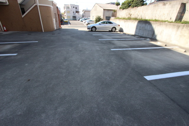 セイブステイツ野並の駐車場|駐車場です。