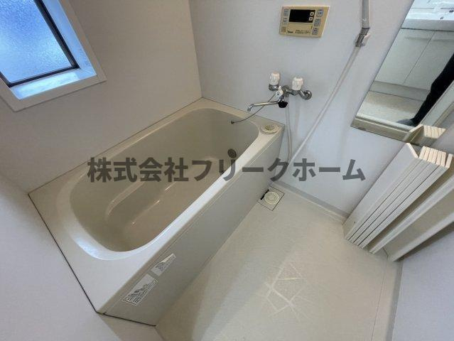 武蔵野市関前５丁目の賃貸マンションの浴室