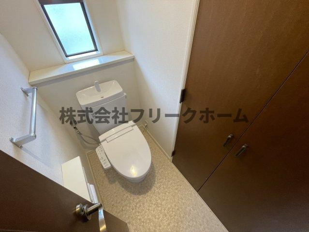 武蔵野市関前５丁目の賃貸マンションのトイレ
