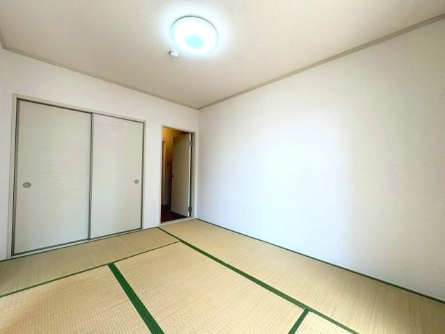 新栄プロパティーはびきのⅡの和室