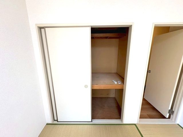 新栄プロパティーはびきのⅡの収納